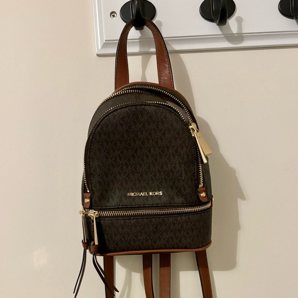 Michael Kors Rhea Zip small backpack brown gold - Picture 3 of 8